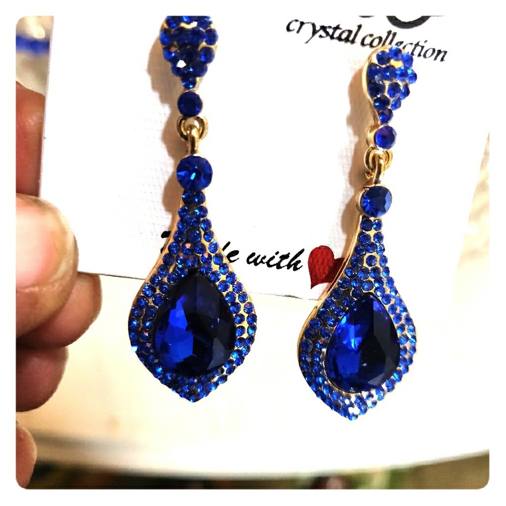 Classy Earrings & stretch ring